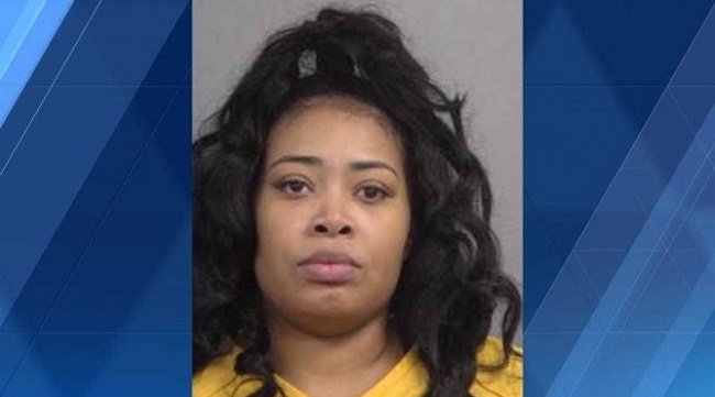 மகளை கழிப்பறைக்குள் வைத்து மிக மோசமாக கொடுமைப்படுத்திய 38 வயது தாயார்!