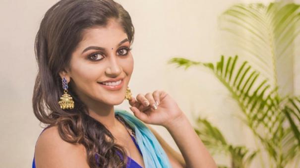 முன்னழகு மொத்தமும் ஒட்டுமொத்த கவர்ச்சியையும் ஒன்றாக திரட்டும் யாஷிகா!!