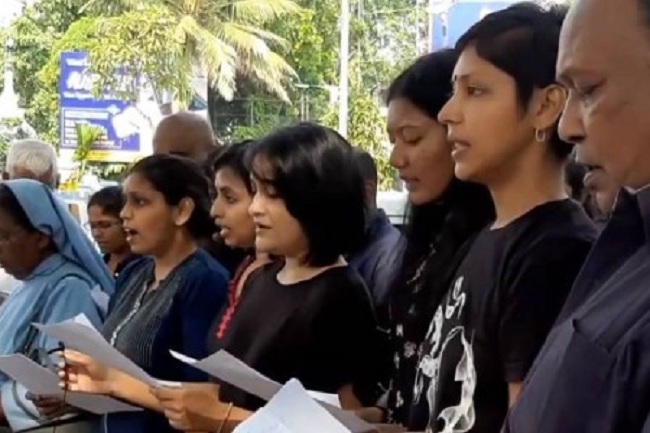 கோட்டாபயவின் உத்தரவை மீறி கொழும்பில் தமிழில் இசைக்கப்பட்ட தேசிய கீதம்!