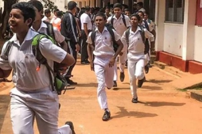 இலங்கையில் பாடசாலைகள் திறப்பு குறித்து பந்துல குணவர்தன வெளியிட்ட தகவல்!