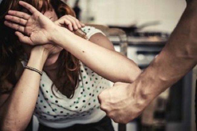 பார்வையற்ற பெண்ணின் கதறல் சத்தம்…. அபார்ட்மெண்டில் நடந்த துயரம்!