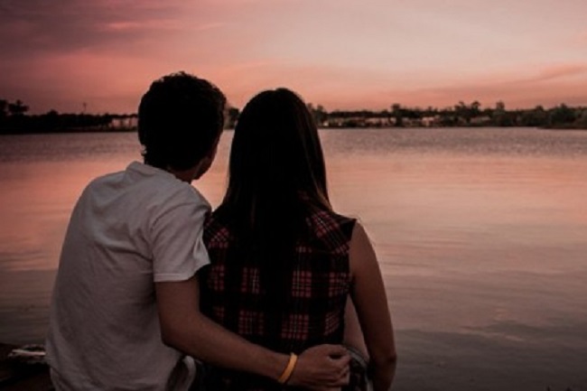 காதலிக்கு காதலன் செய்த மிக மோசமான செயல்!