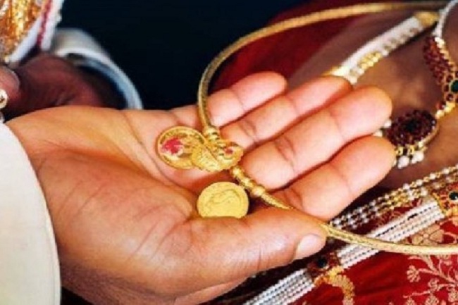 பெண்ணிடம் 11 பவுண் தாலிக் கொடி அறுத்த சென்ற கொள்ளையர்கள்! பொலிஸாரின் அதிரடி நடவடிக்கை…..