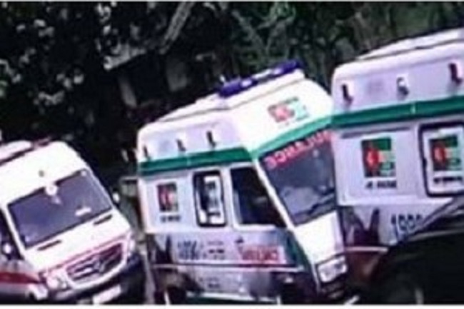 இலங்கையில் கொரானா நோயாளிகள் 24 பேரை அழைத்துச் சென்ற 4 அம்பியூலன்ஸ் வண்டிகள் விபத்து!