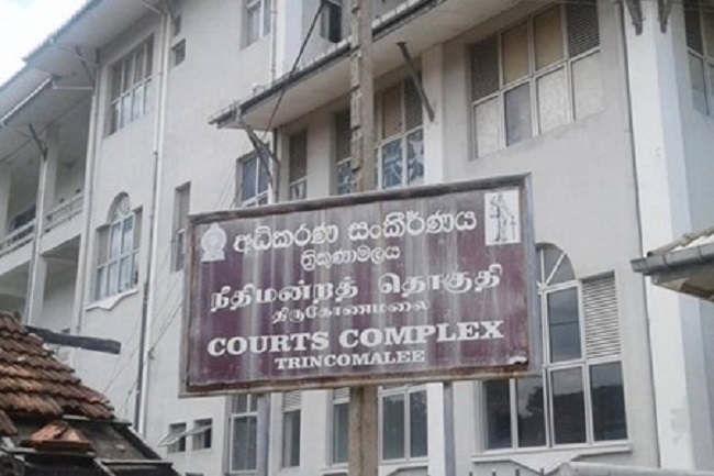 திருகோணமலையில் சட்டவிரோதமாக போதை மாத்திரைகளை வைத்திருந்த இளைஞருக்கு நேர்ந்த விபரீதம்!