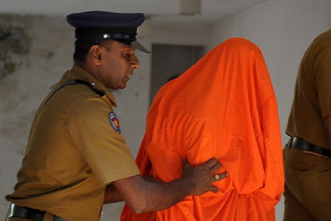 திருகோணமலையில் கஞ்சாவுடன் பௌத்த பிக்கு… ஒருவர் கைது!!