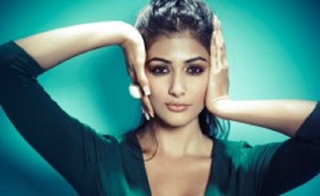 படுக்கையறை காட்சியில் நடிக்க இத்தனை கோடி சம்பளமாம்! பிரபல நடிகை…..