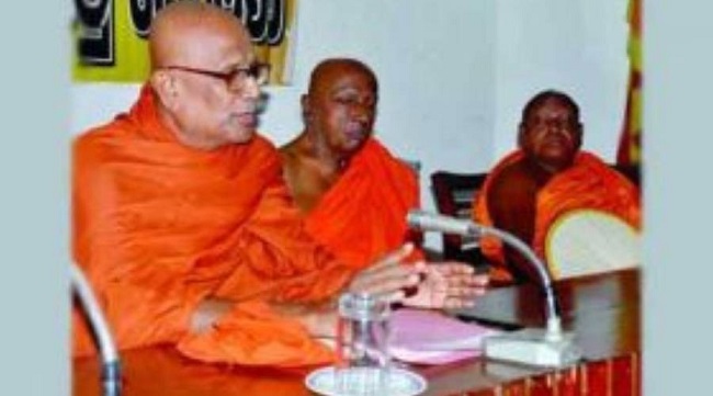 கருணாவை கைது செய்ய ஜானதிபதி – பிரதமருக்கு செக் வைத்த பிக்கு யார் தெரியுமா? வெளியான தகவல்