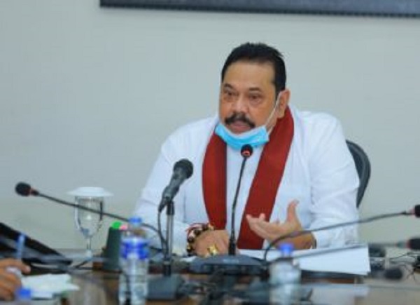 கருணாவிற்கு பொதுமன்னிப்பளித்து விட்டோம்; அரசியல்கைதிகளிற்கு மன்னிப்பளிப்பதில் சிக்கல்: மஹிந்த!