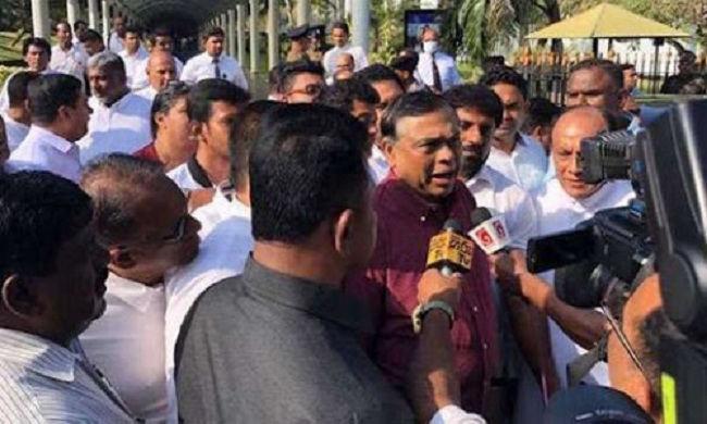 பசில் ஏற்பட்டுள்ள உயிராபத்து! நட்சத்திர விடுதியில் வகுக்கப்பட்ட சூழ்ச்சி.. வெளியான முக்கிய தகவல்