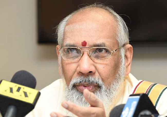 சுமந்திரனுக்கு அமைச்சு பதவி ஆசையிருந்தால் ஐ.தே.கவில் போட்டியிடட்டும்!