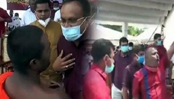 பிரதமர் பங்கேற்ற கூட்டத்தில் கடும் மோதல்!