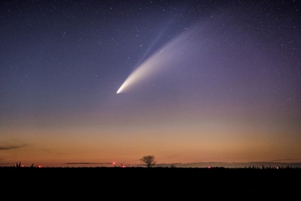 இப்போது பார்க்கத் தவறினால் இனி 6,800 வருடங்களின் பின்னரே இந்த வால்நட்சத்திரம் வரும்!