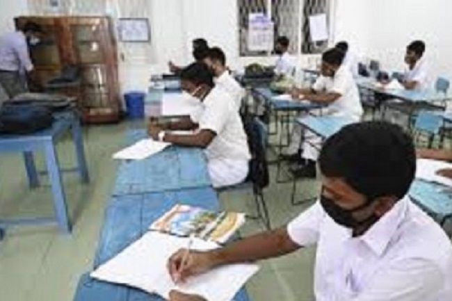 பாடசாலைகளை மீண்டும் ஆரம்பிப்பது தொடர்பாக நாளை தீர்மானம்! கல்வி அமைச்சு