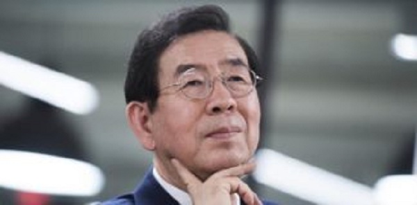 சியோல் நகர மேயர் பார்க் ஒன் சூன் சடலமாக மீட்பு!