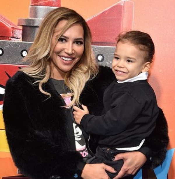 மகனுடன் ஏரிக்கு சென்று பிரபல நடிகை எடுத்த விபரீத முடிவு!