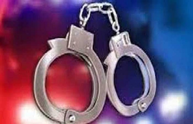 வாக்காளர் அட்டைகளை விலைக்கு வாங்கிய இருவர் கைது! பொலிஸார் தீவிர விசாரணை..