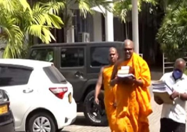 பிரபாகரனைப் பற்றி பௌத்த பிக்குவிடம் சஹ்ரான் சொன்ன முக்கிய தகவல்!