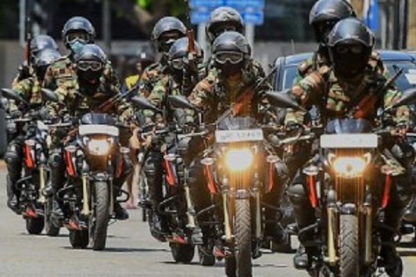 கோண்டாவில் பகுதியில் நேற்றிரவு இராணுவத்தினர் திடீர் சுற்றிவளைப்பு