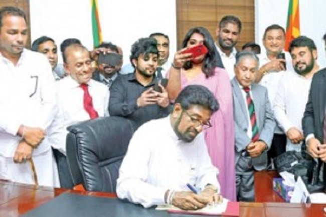 திட்டமிடப்பட்ட வகையில் அமைச்சரவையை நியமித்தார் ஜனாதிபதி!