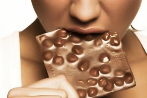 இனிப்பு அதிகமுடைய உணவுகளை சாப்பிட்டால்.. சருமத்தில் என்னென்ன மாற்றங்கள் நிகழும் தெரியுமா?