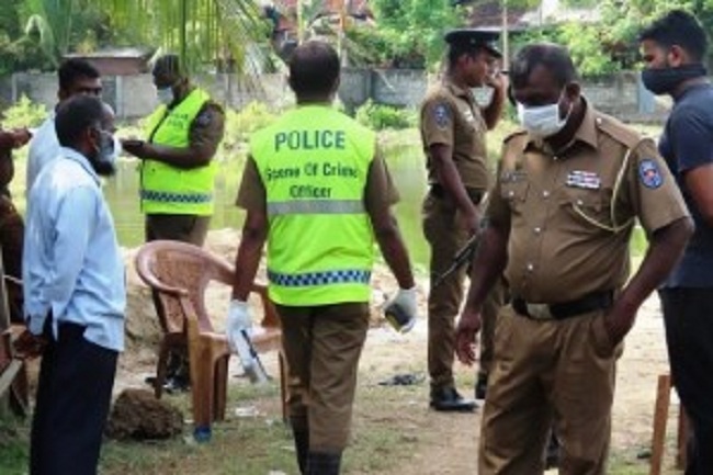 வவுனியாவில் பொலிஸ் வீதித் தடையருகில் சடலம்!