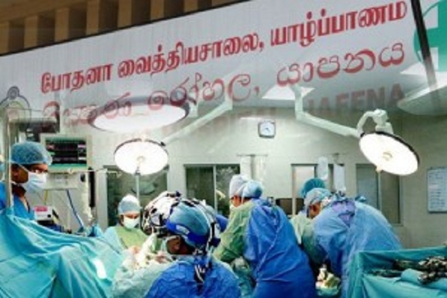 யாழ் போதனா வைத்தியசாலையில் மாடிக் கட்டடத்திலிருந்து வீழ்ந்து பெண் உயிரிழப்பு! பொலிஸார் தீவிர விசாரணை….