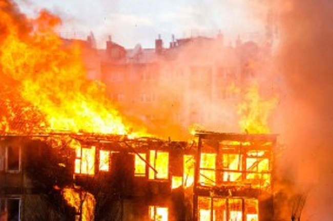 பள்ளிவாசலில் வெடிப்புச் சம்பவம்! 12 பேர் பலி.. 33 பேர் படுகாயம்!