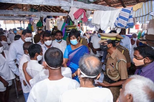 வெலிக்கடை சிறை்சாலை கைதிகளை சந்தித்த இராஜாங்க அமைச்சர் சுதர்ஷினி!