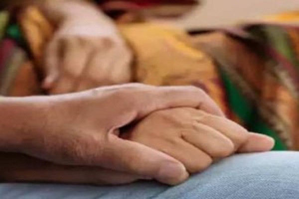 நண்பரின் மனைவியிடம் தகாத உறவு வைத்திருந்த நபரை கணவர் கொடூரமாக தாக்கி கொலை செய்த சம்பவம்!!