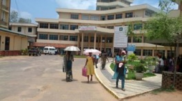 வவுனியாவில் இளைஞர் ஒருவர் வைத்தியசாலையில் அனுமதி!