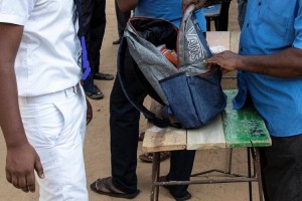 கம்பஹா பகுதியில் பிரபல பாடசாலை மாணவருக்கு கொரோனா.!!