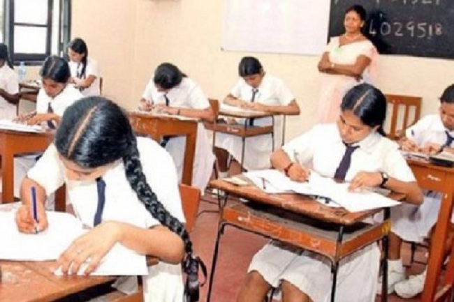 பரீட்சைக்கு தோற்றிய 29 மாணவர்களுக்கு கொரோனா…. வெளியான முக்கிய தகவல்