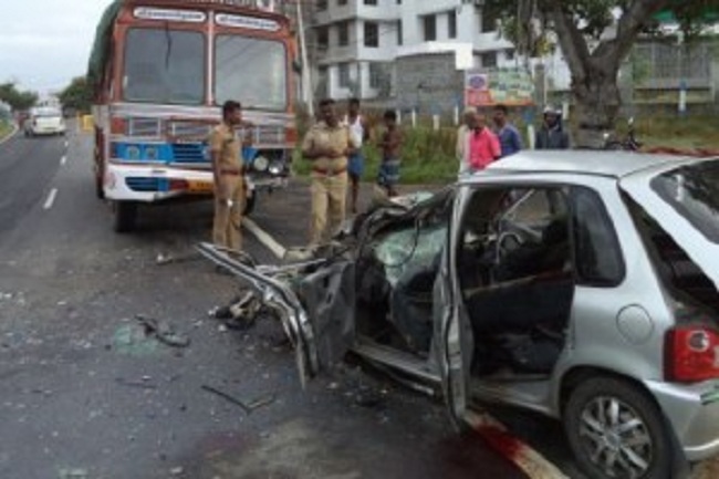 நள்ளிரவில் நடந்த பயங்கரம்: 6 குழந்தைகள் உட்பட 14 பேர் பலி!!