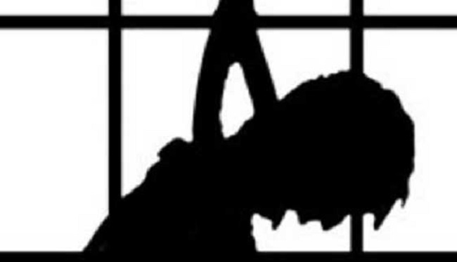 யாழ்ப்பாணத்தில் தூக்கில் தொங்கிய நிலையில் சடலமாக மீட்கப்பட்ட பல்கலைகழக மருத்துவபீட மாணவன்!