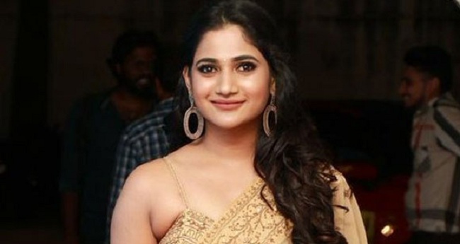 தந்தையின் இறுதிச் சடங்கிற்காக இலங்கை வந்துள்ள லொஸ்லியா தற்போது குடும்பத்தை சந்திக்க முடியாத நிலை…..