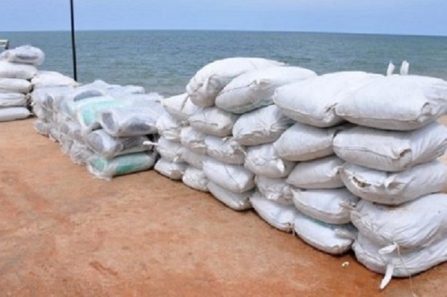 5711 கிலோ கிராம் மஞ்சள் கட்டிகளை கடத்தியோர் கைது! வெளியான முக்கிய செய்தி…!!