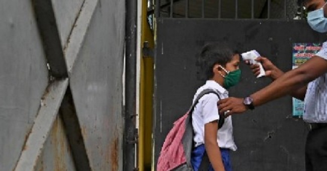 இலங்கையில் மேலும் இரண்டு பாடசாலையில் மாணவரகளுக்கு கொரோனா…..