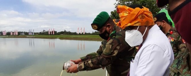 யாழில் உப்புவயல் குளத்தை பொதுமக்களிடம் கையளித்த இராணுவத்தளபதி!