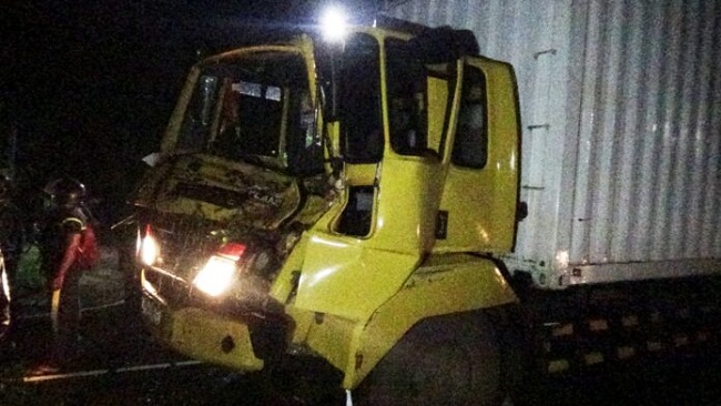 ஏ9 வீதியில் மரம் முறிந்து விழுந்ததில் சாரதி படுகாயம்!