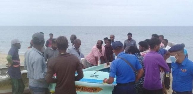 யாழில் மர்மமான முறையில் கரையொதுங்கிய சடலம்