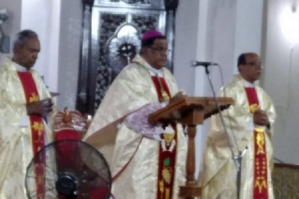 யாழ் மரியன்னை பேராலயத்தில் நத்தார் வழிபாடுகள்!!