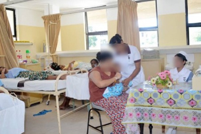 கொரோனா தொற்றுக்குள்ளான தாய்க்கு ஒரே பிரசவத்தில் பிறந்த 4 குழந்தைகள்