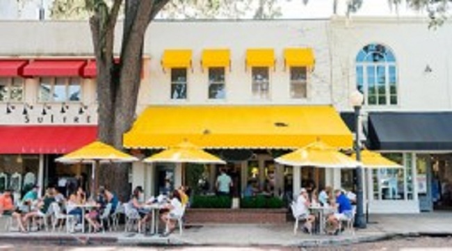 சிறிய அளவிலான பணத்துக்கு சாப்பிட்டு விட்டு லட்சக்கணக்கில் டிப்ஸ் வழங்கிய வாடிக்கையாளர்!