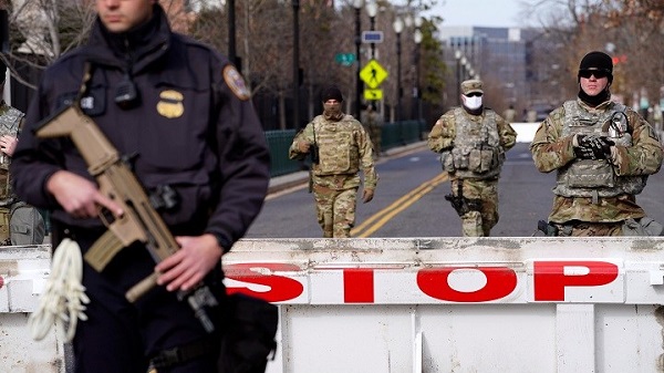 அமெரிக்காவின் புதிய ஜனாதிபதியாக ஜோ பைடன் நாளை மறுதினம் பதவியேற்கவுள்ள நிலையில் இராணுவ கட்டுப்பாட்டில் வந்தது அமெரிக்க தலைநகரம்!