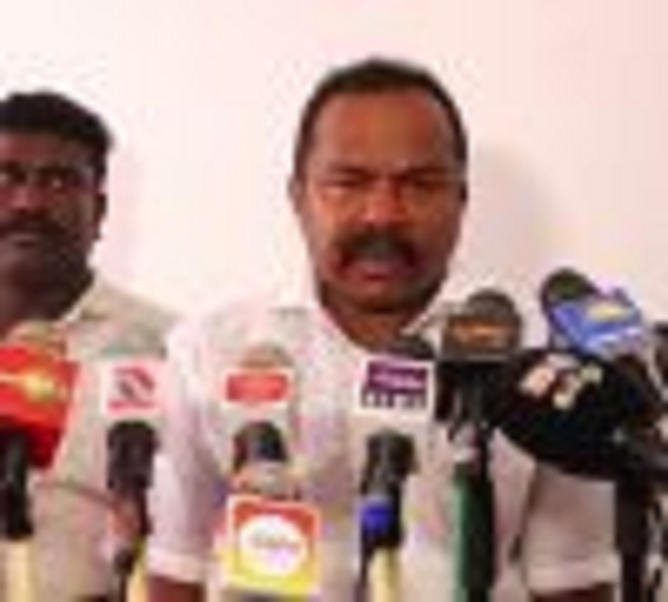 கூட்டமைப்பு, ஏனைய தமிழ்க் கட்சிகளுடனேயே மாகாண சபை தேர்தலை சந்திப்பேன் – கருணா!