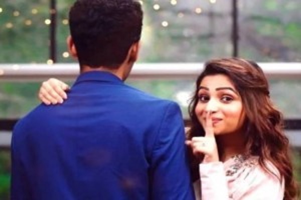 தனது வருங்கால கணவரின் புகைப்படத்தை வெளியிட்டு அதிர்ச்சியளித்த சீரியல் நடிகை..