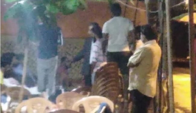 போராட்டக்களத்திற்கு இருட்டோடு இரட்டாக சென்ற துணைவேந்தர் சிறிசற்குணராஜா: இன்று காலை நினைவுத்தூபிக்கு அடிக்கல் என வாக்குறுதி..! வெளியான முக்கிய செய்தி….!