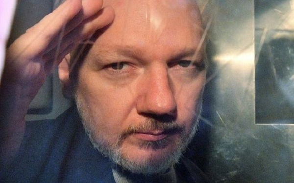 ஜூலியன் அசாஞ்சையை அமெரிக்காவிற்கு நாடு கடத்துவது குறித்து நாளை தீர்ப்பு!