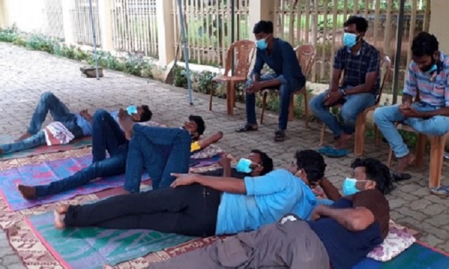 இரண்டாவது நாளாகவும் தொடர்கின்றது யாழ்ப்பாண பல்கலைகழக மாணவர்களின் உணவு தவிர்ப்பு போராட்டம்!